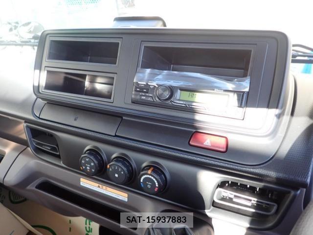 Mitsubishi CANTER 2026-04 7978704-17