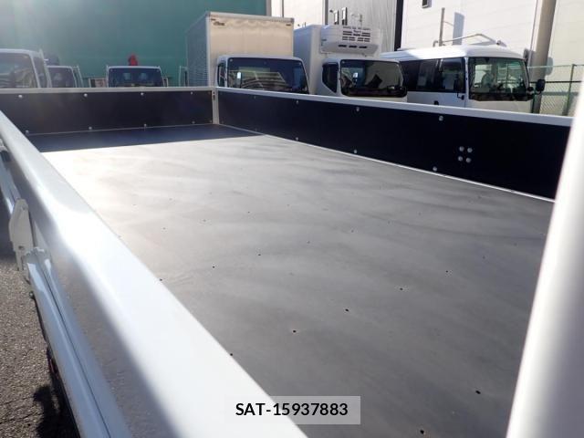 Mitsubishi CANTER 2026-04 7978704-5