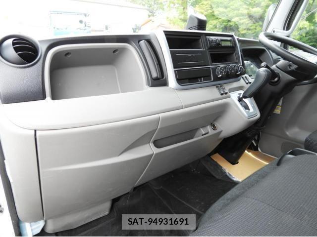 Mitsubishi CANTER 2023-09 8034724-25