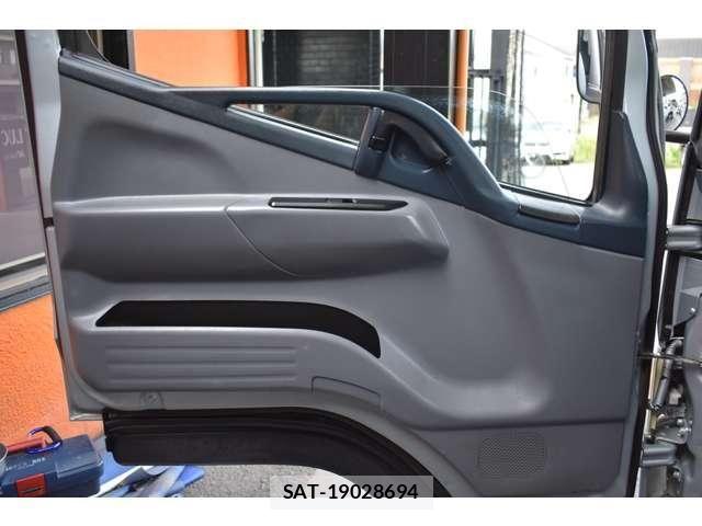 Mitsubishi CANTER 2016-03 8034727-10