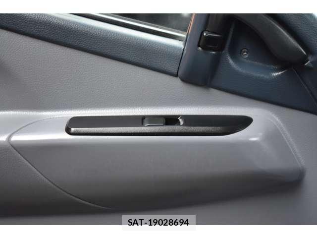 Mitsubishi CANTER 2016-03 8034727-11