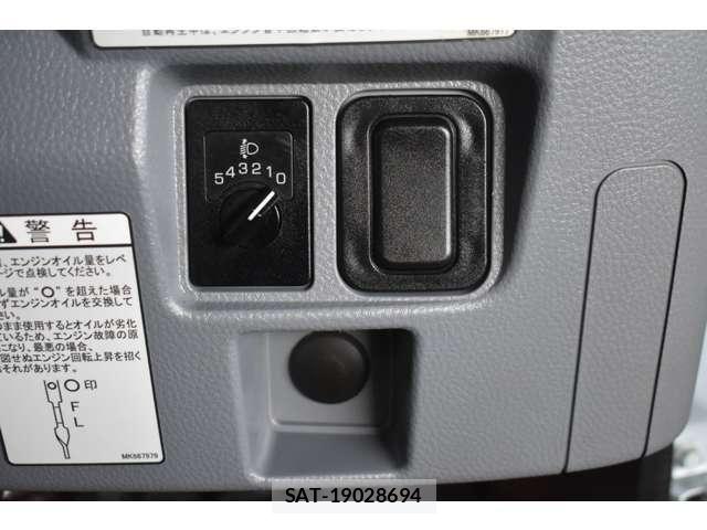 Mitsubishi CANTER 2016-03 8034727-17