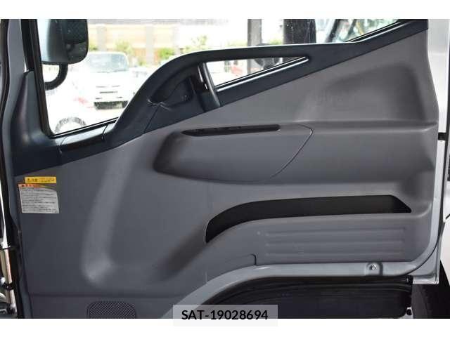 Mitsubishi CANTER 2016-03 8034727-20