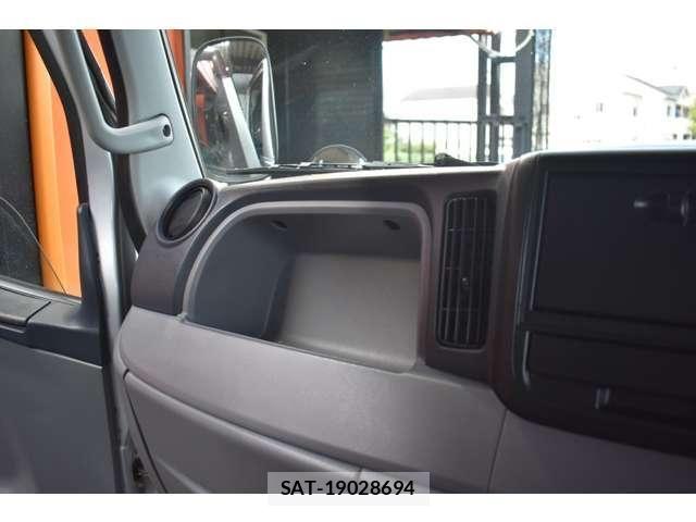 Mitsubishi CANTER 2016-03 8034727-24