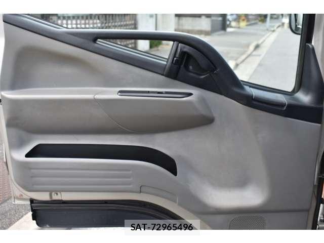 Mitsubishi CANTER 2017-01 8034726-10