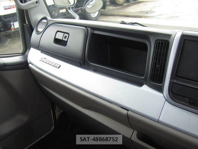 Mitsubishi CANTER 2017-05 8034733-19