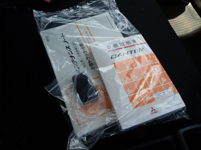 Mitsubishi CANTER 2021-05 8060557-17