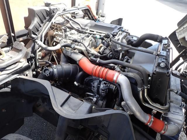 Mitsubishi CANTER 2021-05 8060557-23