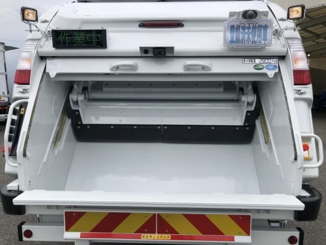 Mitsubishi CANTER 2026-03 8060552-12