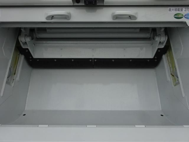 Mitsubishi CANTER 2026-03 8060551-15