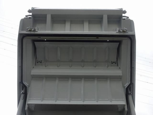 Mitsubishi CANTER 2026-03 8060551-17