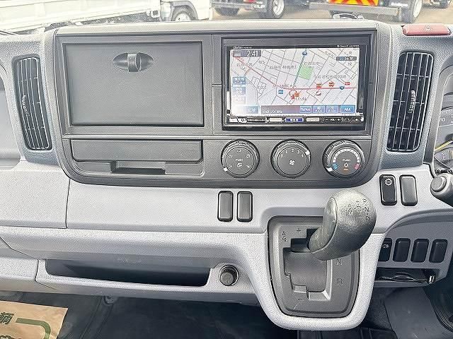 Mitsubishi CANTER 2013-03 8060554-12