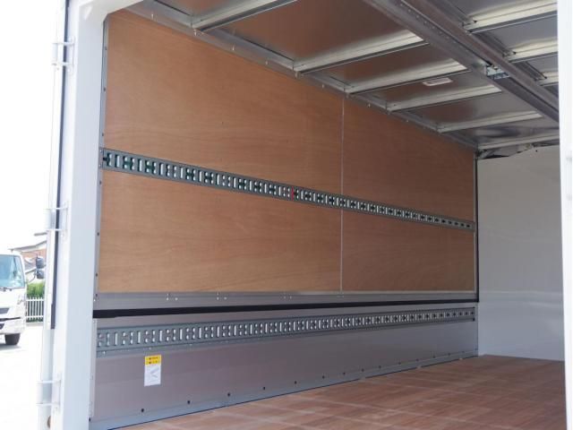 Mitsubishi CANTER 2026-01 8060555-9