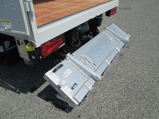 Mitsubishi CANTER 2026-01 8060553-12