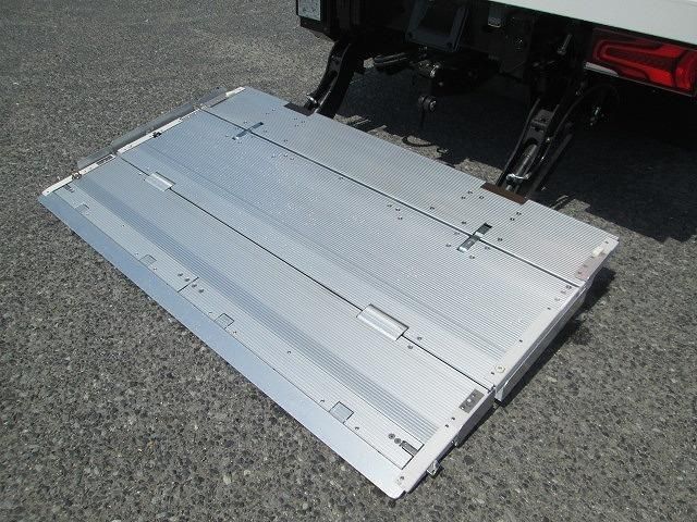 Mitsubishi CANTER 2026-01 8060553-14
