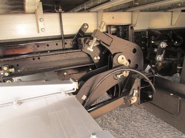 Mitsubishi CANTER 2026-01 8060553-17