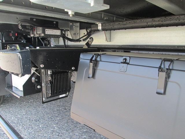 Mitsubishi CANTER 2026-01 8060553-24