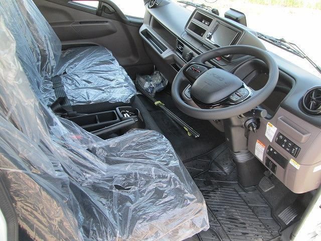 Mitsubishi CANTER 2026-01 8060553-25