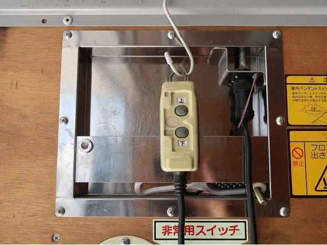 Mitsubishi CANTER 2017-11 8060558-9