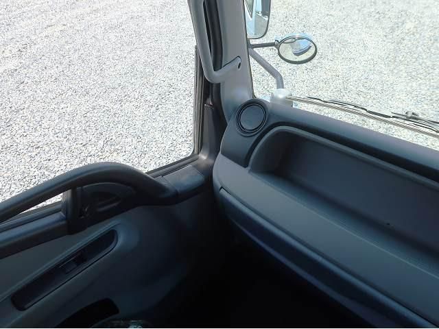 Mitsubishi CANTER 2017-11 8060558-15