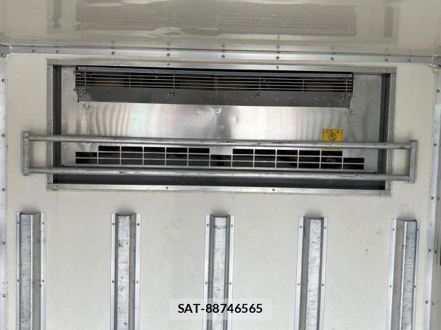 Mitsubishi CANTER 2019-06 8073163-9