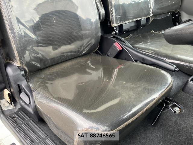 Mitsubishi CANTER 2019-06 8073163-15