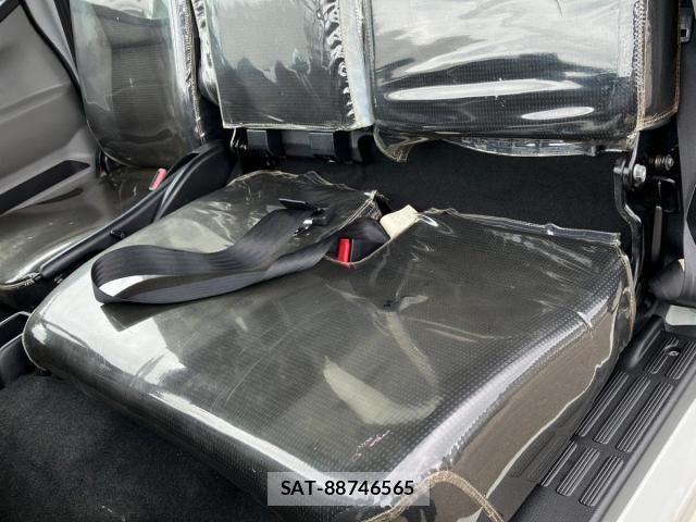 Mitsubishi CANTER 2019-06 8073163-16
