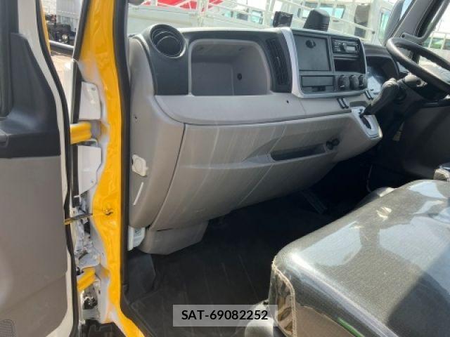 Mitsubishi CANTER 2021-01 8073165-26