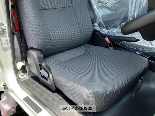 Mitsubishi CANTER 2026-01 8073160-21