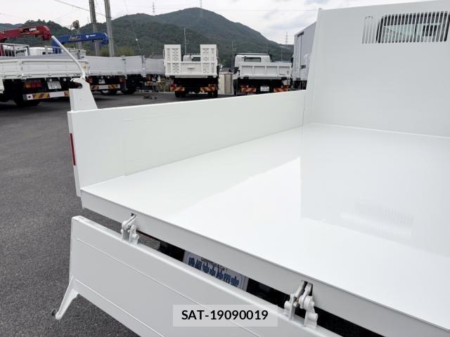 Mitsubishi CANTER 2026-03 8073161-13