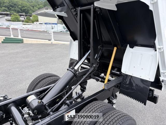 Mitsubishi CANTER 2026-03 8073161-25