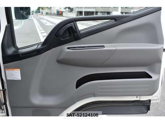 Mitsubishi CANTER 2017-12 8098393-8