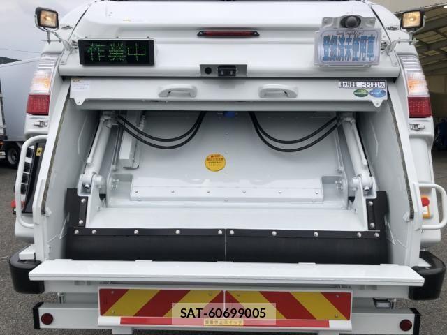 Mitsubishi CANTER 2026-03 8098389-13