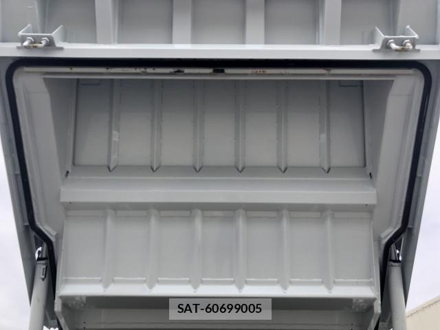 Mitsubishi CANTER 2026-03 8098389-24