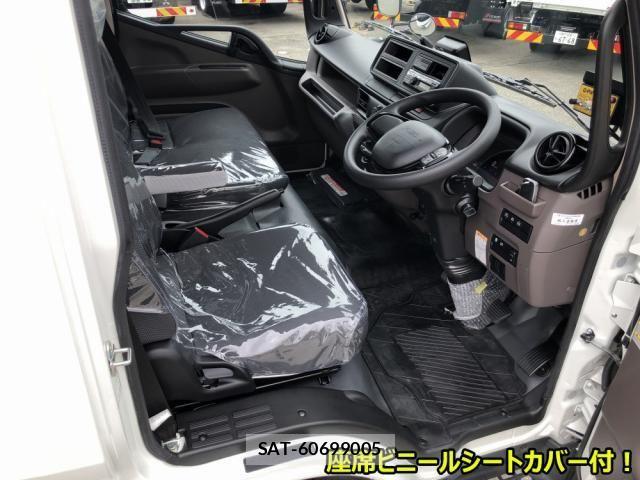 Mitsubishi CANTER 2026-03 8098389-7