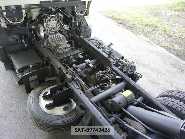 Mitsubishi CANTER 2014-07 8098395-18