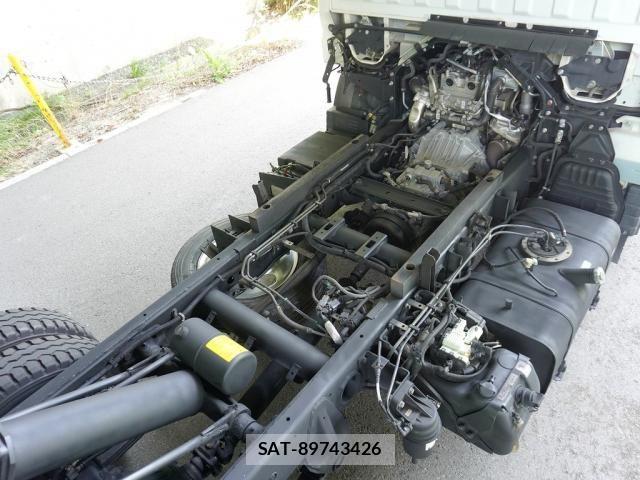 Mitsubishi CANTER 2014-07 8098395-19