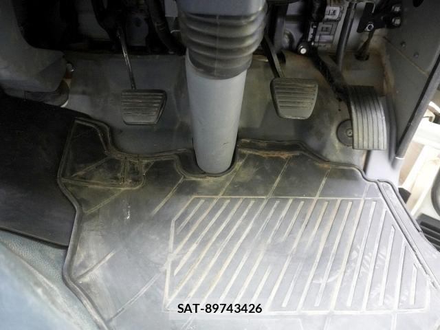 Mitsubishi CANTER 2014-07 8098395-23