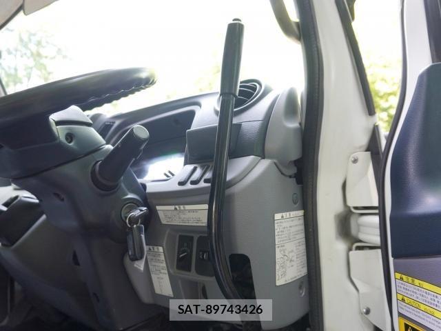 Mitsubishi CANTER 2014-07 8098395-27