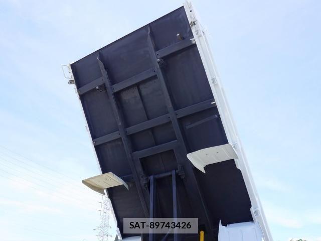 Mitsubishi CANTER 2014-07 8098395-4