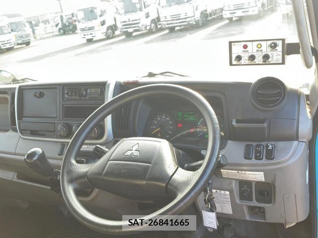 Mitsubishi CANTER 2018-03 8098396-20
