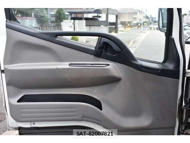 Mitsubishi CANTER 2017-01 8098397-10
