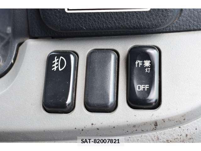 Mitsubishi CANTER 2017-01 8098397-18