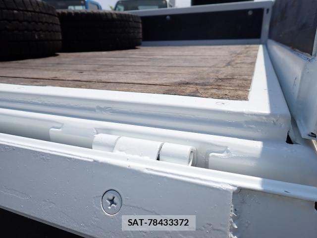 Mitsubishi CANTER 2023-06 8098391-10