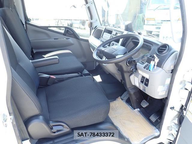Mitsubishi CANTER 2023-06 8098391-11