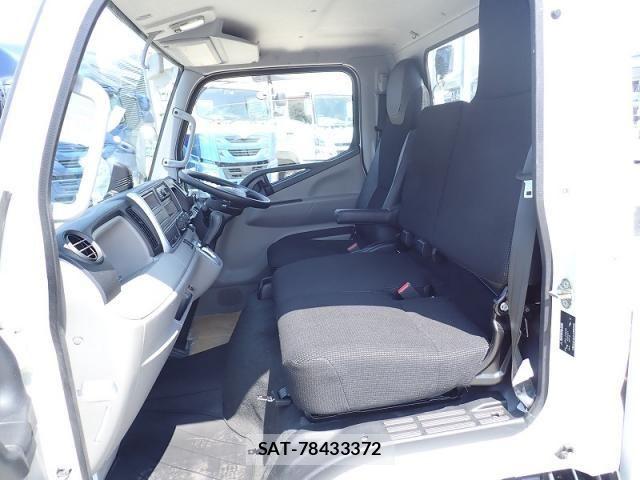 Mitsubishi CANTER 2023-06 8098391-13