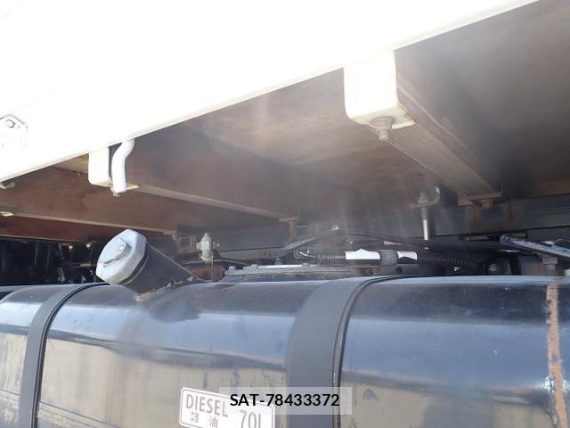 Mitsubishi CANTER 2023-06 8098391-18