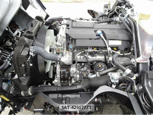Mitsubishi CANTER 2026-03 8098390-10