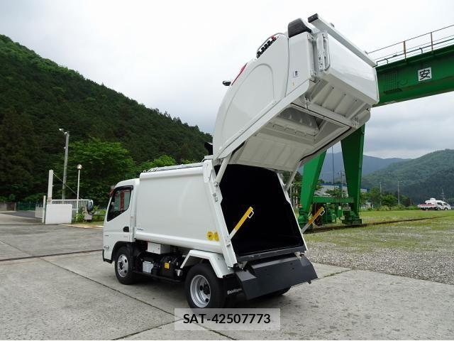 Mitsubishi CANTER 2026-03 8098390-1