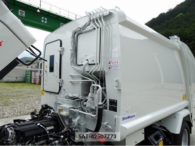 Mitsubishi CANTER 2026-03 8098390-24